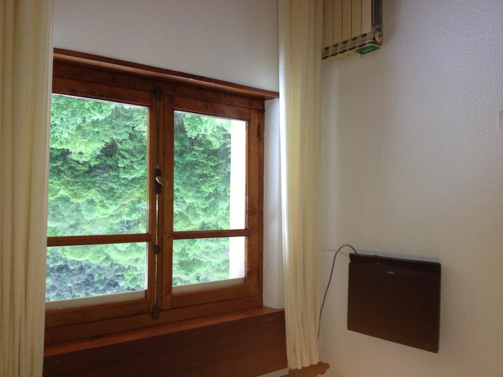 Hostal Monte Rio Hotel Trescares Bilik gambar