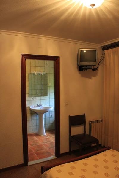 Hostal Monte Rio Hotel Trescares Bilik gambar